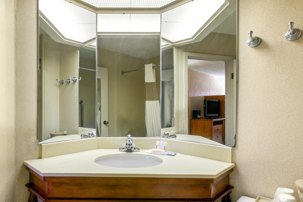Hotel Baymont By Wyndham Amarillo East Habitación foto